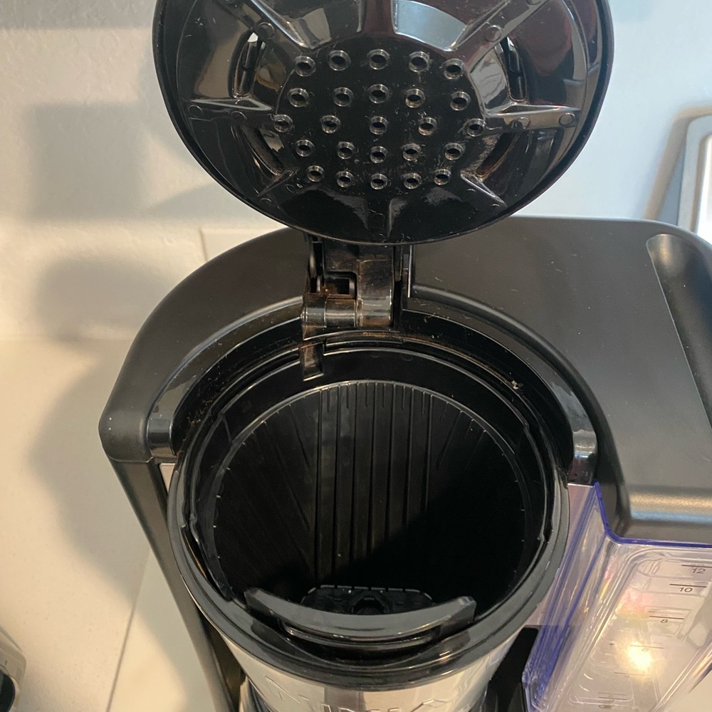 Ninja Stainless Steel Coffee Maker with Black Accents - Picture 6 of 9